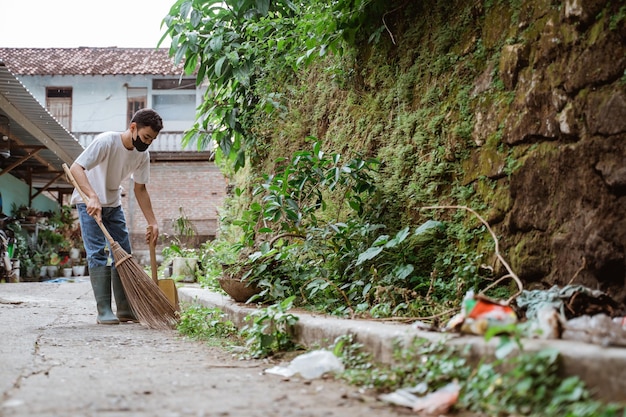 Storm Damage Cleanup vs DIY Cleanup